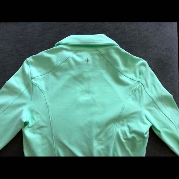 LULULEMON Athletica Women’s Jacket, Size 10 - Picture 5 of 6